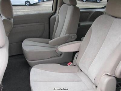 2011 Kia Sedona LX - Photo 11 - Monroe, LA 71201