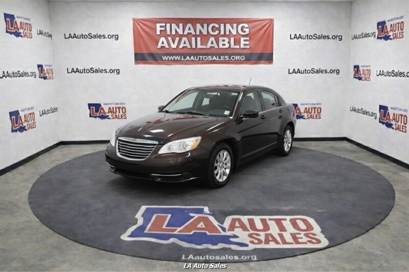 2013 Chrysler 200 Touring 4dr Sedan  