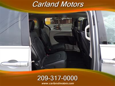 2018 Chrysler Pacifica Limited   - Photo 30 - Stockton, CA 95205
