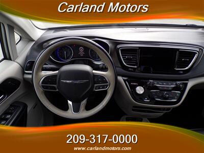 2018 Chrysler Pacifica Limited   - Photo 19 - Stockton, CA 95205