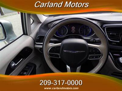 2018 Chrysler Pacifica Limited   - Photo 20 - Stockton, CA 95205