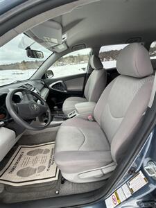 2007 Toyota RAV4 4dr SUV - Photo 7 - Burlington, MA 01803