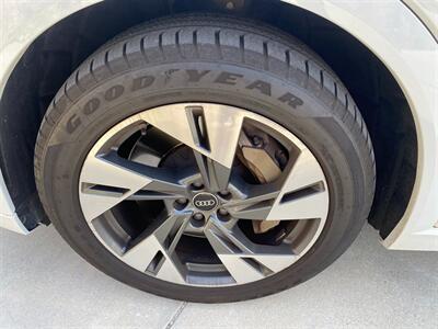 2022 Audi e-tron quattro Premium   - Photo 23 - La Crescenta, CA 91214