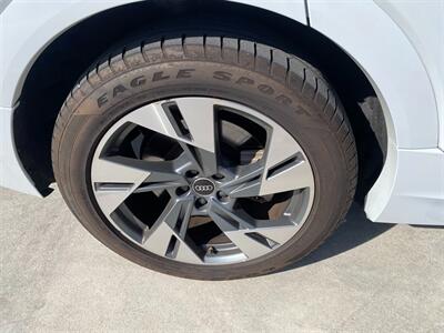 2022 Audi e-tron quattro Premium   - Photo 25 - La Crescenta, CA 91214