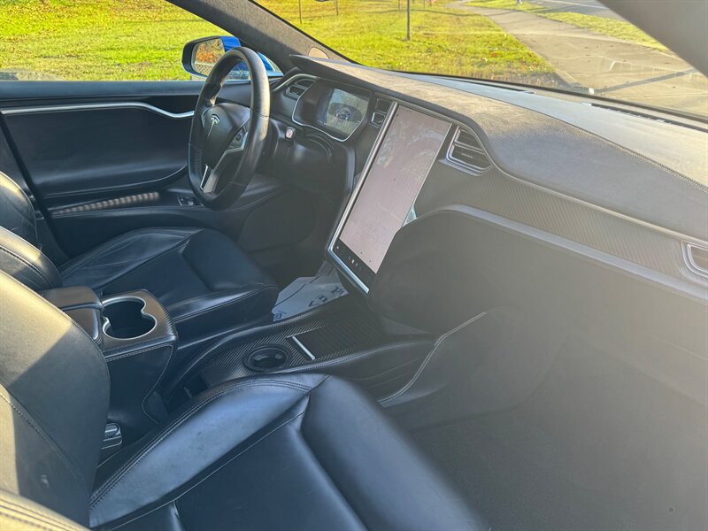 2015 Tesla Model S 90D photo