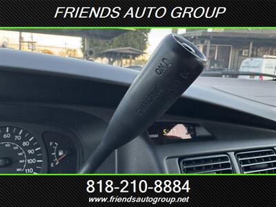 1999 Toyota Sienna XLE   - Photo 28 - Van Nuys, CA 91406