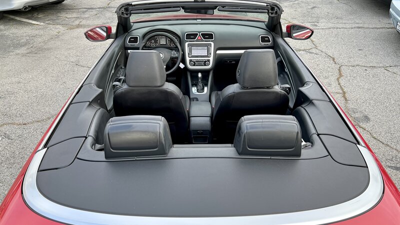 2012 Volkswagen Eos Komfort SULEV photo