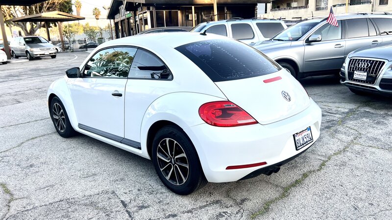 2015 Volkswagen Beetle 1.8T Classic PZEV photo