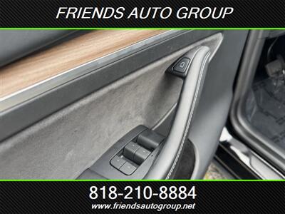 2024 Tesla Model Y Long Range   - Photo 24 - Van Nuys, CA 91406