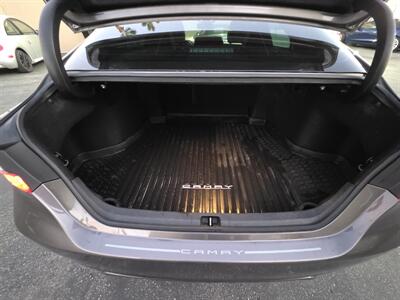 2018 Toyota Camry Hybrid SE - Photo 12 - Los Angeles, CA 90045