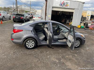 2017 Hyundai Accent SE   - Photo 13 - Wilmington, DE 19802-1357