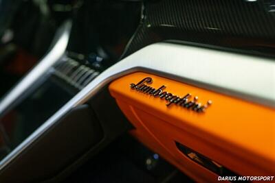 2020 Lamborghini Urus  ORANGE INTERIOR - Photo 15 - San Ramon, CA 94583