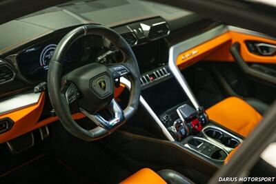 2020 Lamborghini Urus  ORANGE INTERIOR - Photo 10 - San Ramon, CA 94583