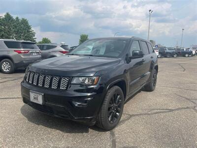 2017 Jeep Grand Cherokee Altitude   - Photo 8 - Spring Valley, MN 55975