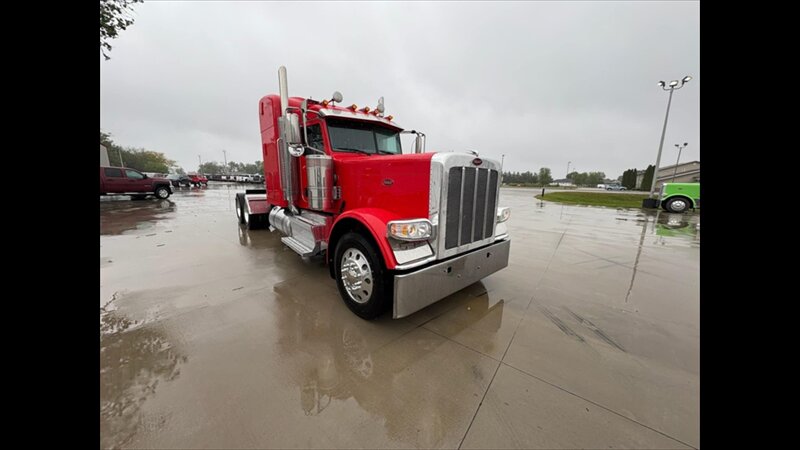 2021 Peterbilt 389   - Photo 1 - Spring Valley, MN 55975