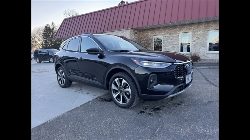 2024 Ford Escape Platinum  