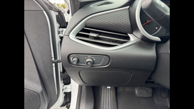 2024 Chevrolet Malibu LT - Photo 9 - Spring Valley, MN 55975