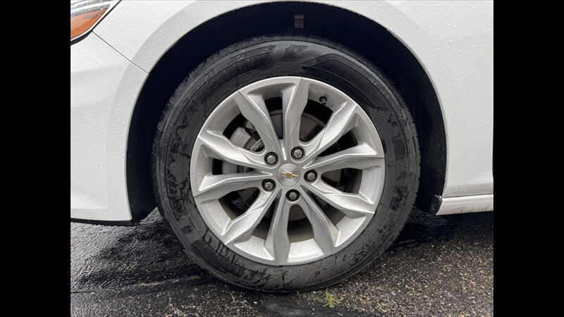 2024 Chevrolet Malibu LT - Photo 20 - Spring Valley, MN 55975