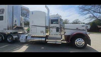 2022 Peterbilt 389 Conventional