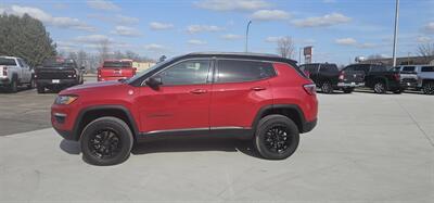 2018 Jeep Compass Trailhawk   - Photo 2 - Spring Valley, MN 55975