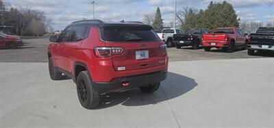 2018 Jeep Compass Trailhawk   - Photo 3 - Spring Valley, MN 55975