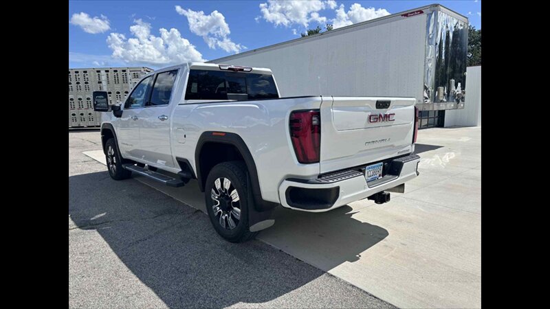 2024 GMC Sierra 3500 DENALI - Photo 6 - Spring Valley, MN 55975