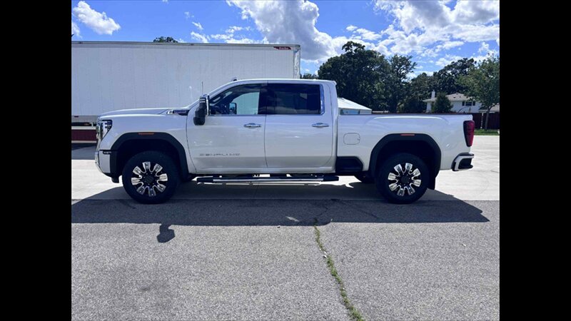 2024 GMC Sierra 3500 DENALI - Photo 2 - Spring Valley, MN 55975