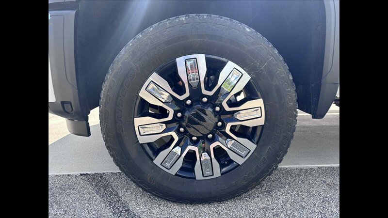 2024 GMC Sierra 3500 DENALI - Photo 28 - Spring Valley, MN 55975