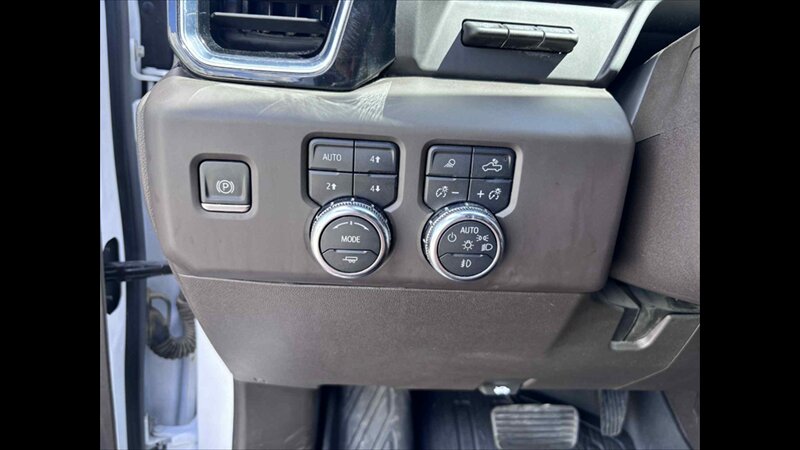 2024 GMC Sierra 3500 DENALI - Photo 14 - Spring Valley, MN 55975