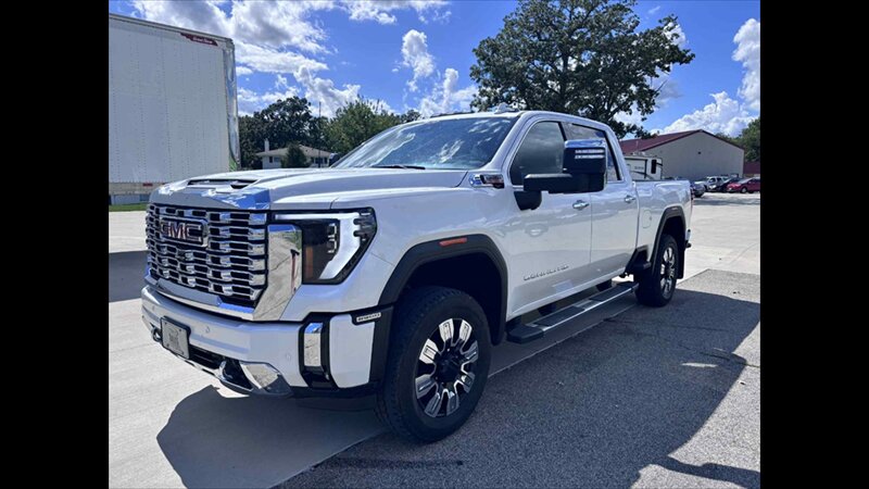 2024 GMC Sierra 3500 DENALI - Photo 5 - Spring Valley, MN 55975