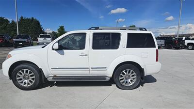 2012 Nissan Pathfinder LE   - Photo 2 - Spring Valley, MN 55975