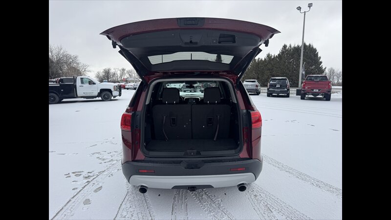 2017 GMC Acadia SLE-2 - Photo 6 - Spring Valley, MN 55975