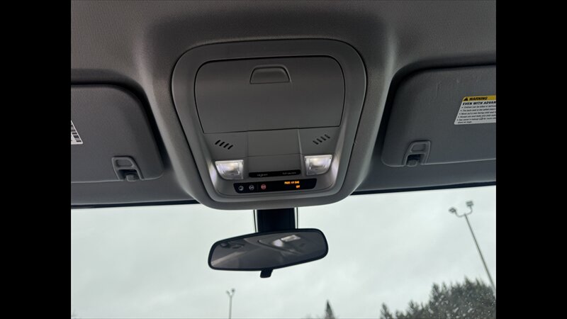 2017 GMC Acadia SLE-2 - Photo 15 - Spring Valley, MN 55975