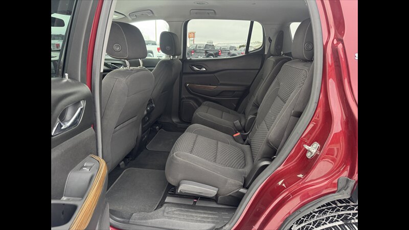 2017 GMC Acadia SLE-2 - Photo 17 - Spring Valley, MN 55975