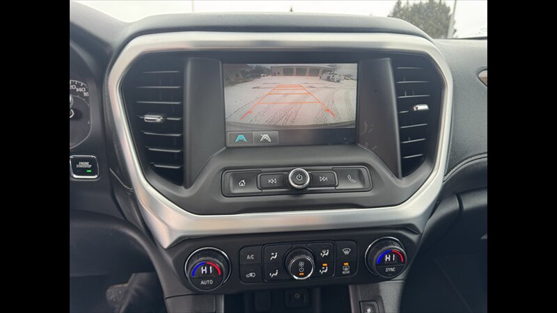 2017 GMC Acadia SLE-2 - Photo 13 - Spring Valley, MN 55975