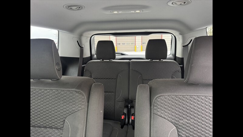 2017 GMC Acadia SLE-2 - Photo 20 - Spring Valley, MN 55975