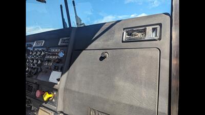 1989 KENWORTH W900B   - Photo 8 - Spring Valley, MN 55975