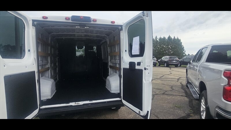 2023 RAM ProMaster 2500 136 WB - Photo 11 - Spring Valley, MN 55975
