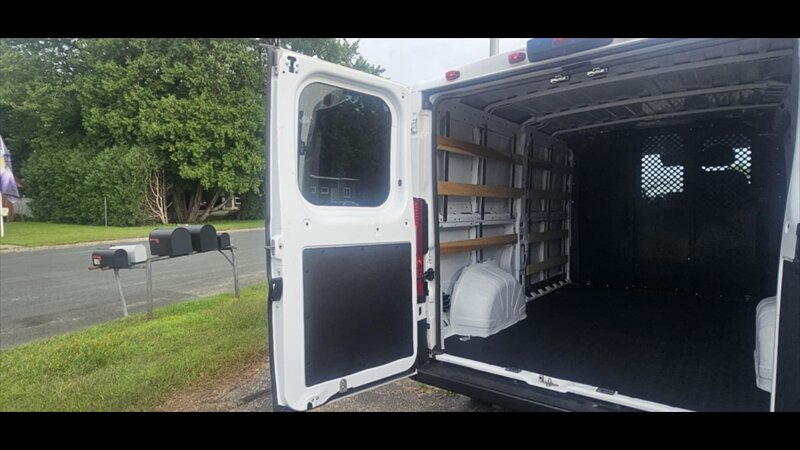 2023 RAM ProMaster 2500 136 WB - Photo 10 - Spring Valley, MN 55975