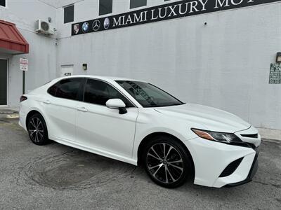 2018 Toyota Camry SE   - Photo 2 - Miami, FL 33155