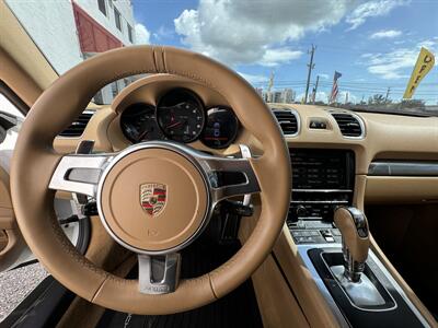 2014 Porsche Cayman   - Photo 23 - Miami, FL 33155