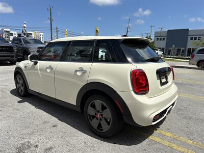 2021 MINI Hardtop 4 Door Cooper S   - Photo 8 - Miami, FL 33155