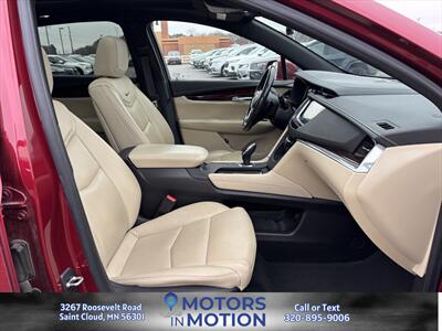2019 Cadillac XT5 Luxury AWD w/Sundroof   - Photo 16 - Saint Cloud, MN 56301