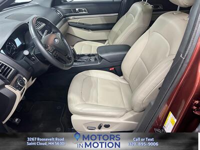 2018 Ford Explorer XLT 4WD w/Sunroof - Photo 14 - Saint Cloud, MN 56301