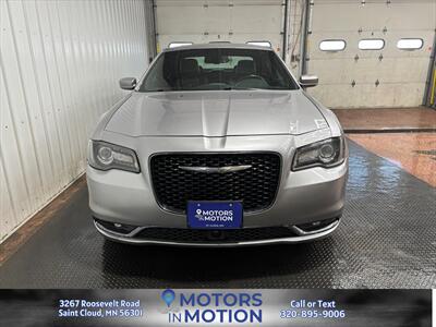 2018 Chrysler 300 S AWD w/Sunroof - Photo 8 - Saint Cloud, MN 56301
