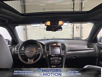 2018 Chrysler 300 S AWD w/Sunroof - Photo 10 - Saint Cloud, MN 56301