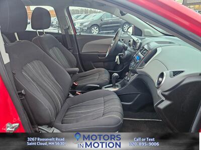 2015 Chevrolet Sonic LT Auto   - Photo 17 - Saint Cloud, MN 56301