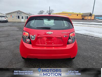 2015 Chevrolet Sonic LT Auto   - Photo 4 - Saint Cloud, MN 56301