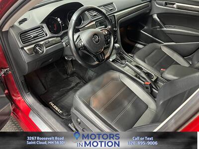 2017 Volkswagen Passat 1.8T SE w/Sunroof - Photo 9 - Saint Cloud, MN 56301