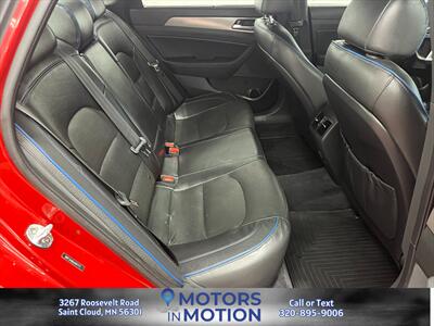2018 Hyundai SONATA Limited 2.0T - Photo 18 - Saint Cloud, MN 56301